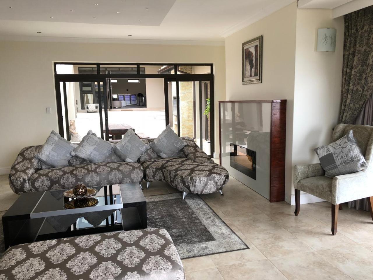 Coral Beach Bed & Breakfast Ист-Лондон Экстерьер фото