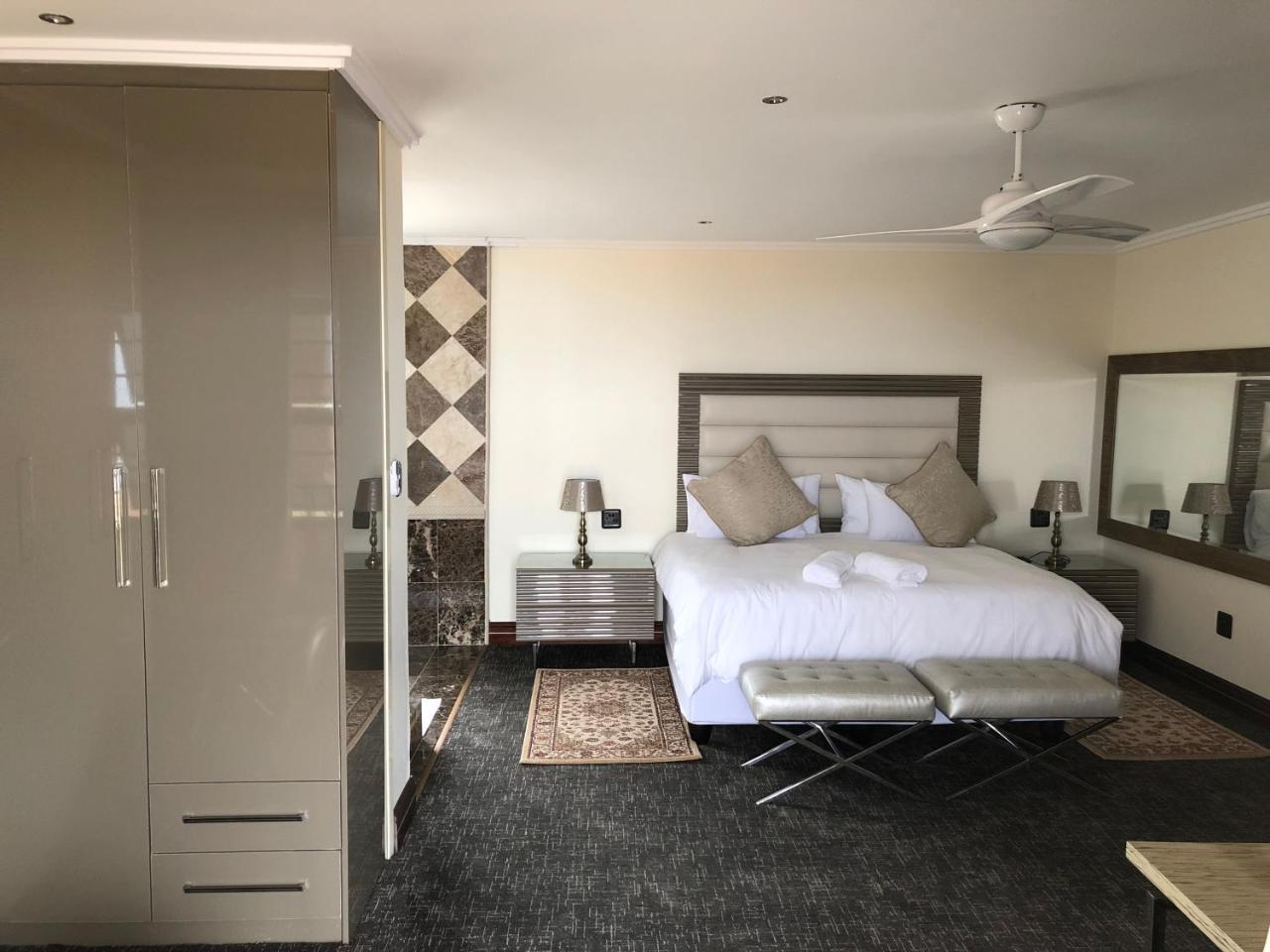 Coral Beach Bed & Breakfast Ист-Лондон Экстерьер фото