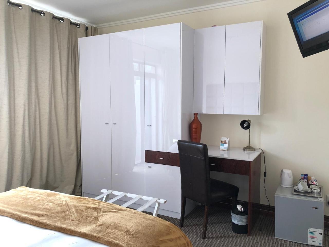 Coral Beach Bed & Breakfast Ист-Лондон Экстерьер фото
