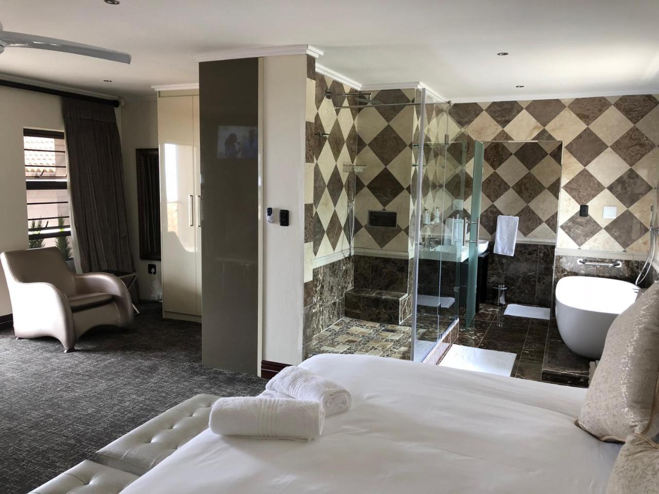 Coral Beach Bed & Breakfast Ист-Лондон Экстерьер фото