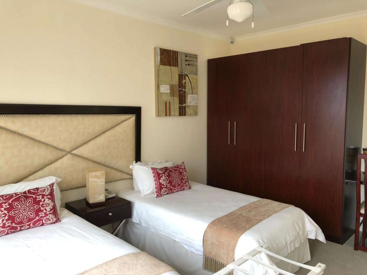 Coral Beach Bed & Breakfast Ист-Лондон Экстерьер фото
